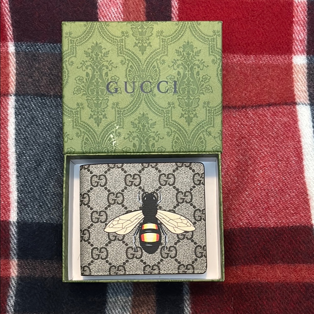 Gucci GG Pattern Wallet with Bee Design